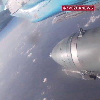 Су-34 продуктивно полетал в зоне ответственности группировки войск 