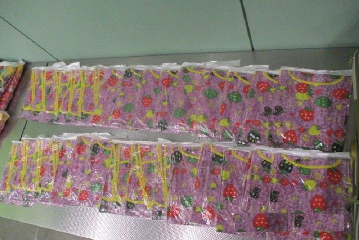 В Екатеринбурге пассажир Кольцово попытался провезти 200 фартуков