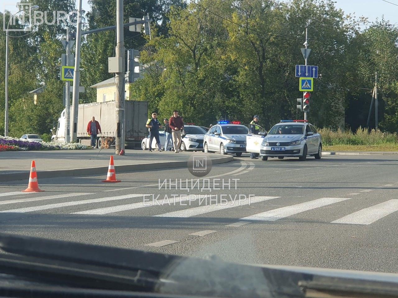 Сегодня утром на перекрестке Краснофлотцев - Донская недалеко от спортивного...