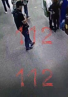 Почти 2 миллиона рублей было в сумке у ограбленного в Новосибирске мальчика
