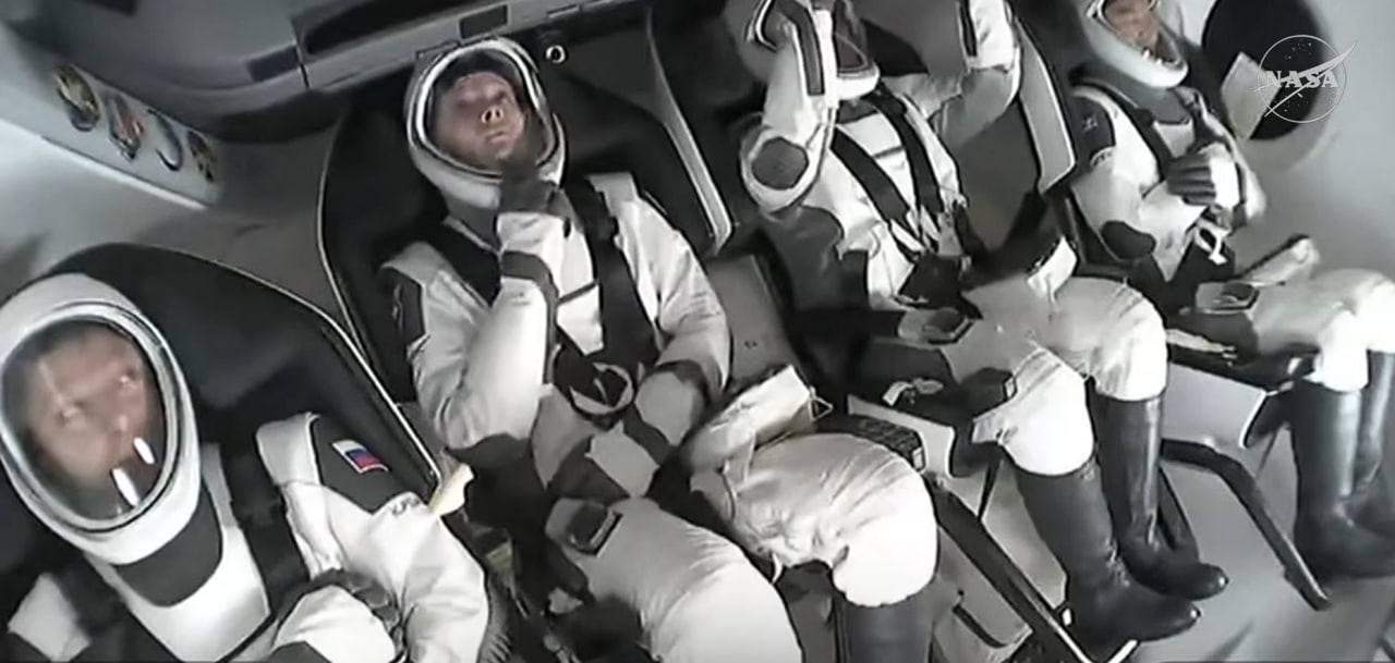 Корабль с космонавтом из Назарово Кириллом Песковым на борту вернулся на...