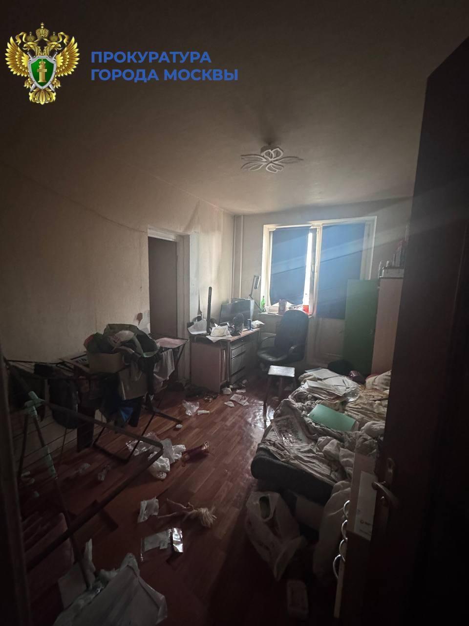 Трёхлетний ребёнок насмерть разбился, выпав из окна пятого этажа на юго-западе Москвы