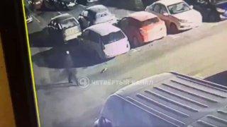 Вандал 7 раз за год повредил автомобиль екатеринбуржца