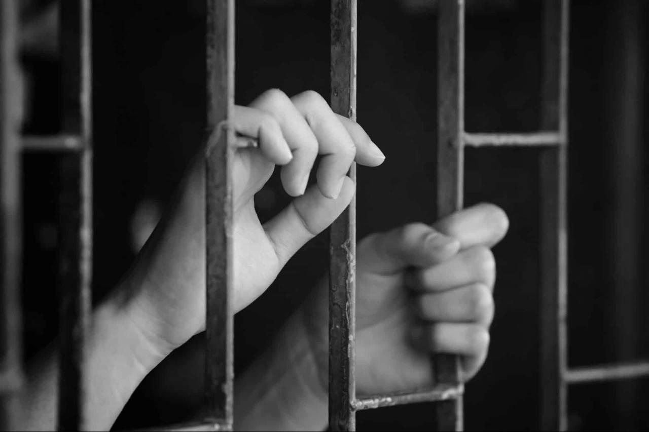 Женщина с сожителем убили подругу, а потом пыталась выдать это за...
