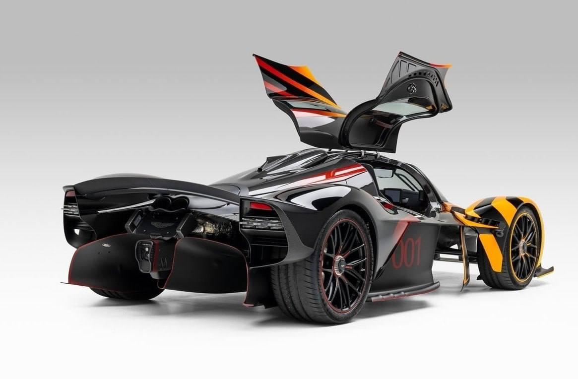 На продажу выставили ультраредкий Aston Martin Valkyrie с пробегом всего 106 км.
