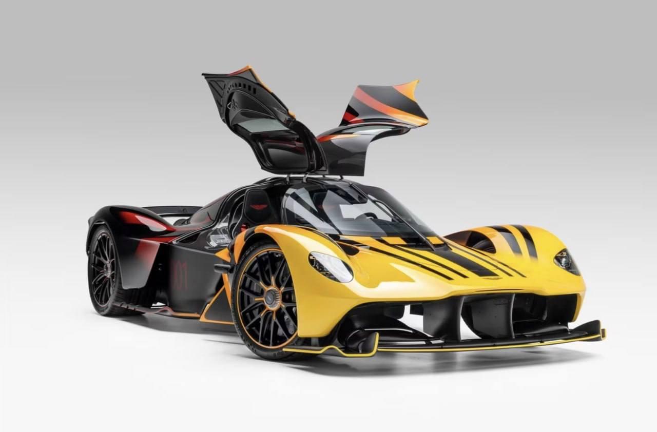 На продажу выставили ультраредкий Aston Martin Valkyrie с пробегом всего 106 км.