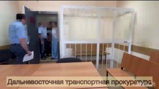 ⚡️ В Приморском крае два 17-летних подростка, совершивших поджог релейных шкафов, заключены под стражу