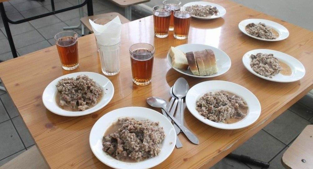 Тараканы и просрочка: что скрывают школьные столовые Екатеринбурга. В ходе...