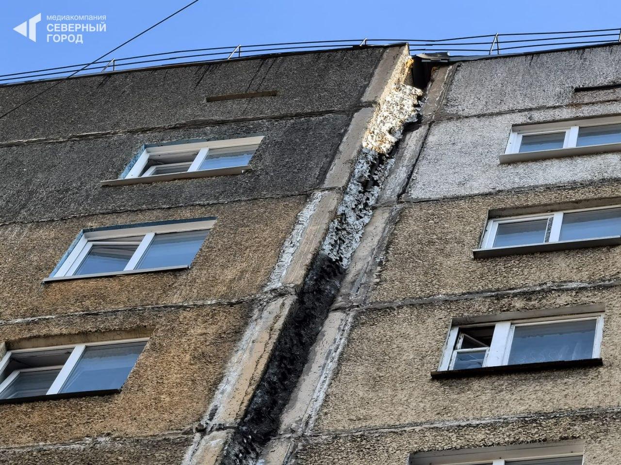 В Норильске ввели режим угрозы ЧС из-за разрушающегося дома