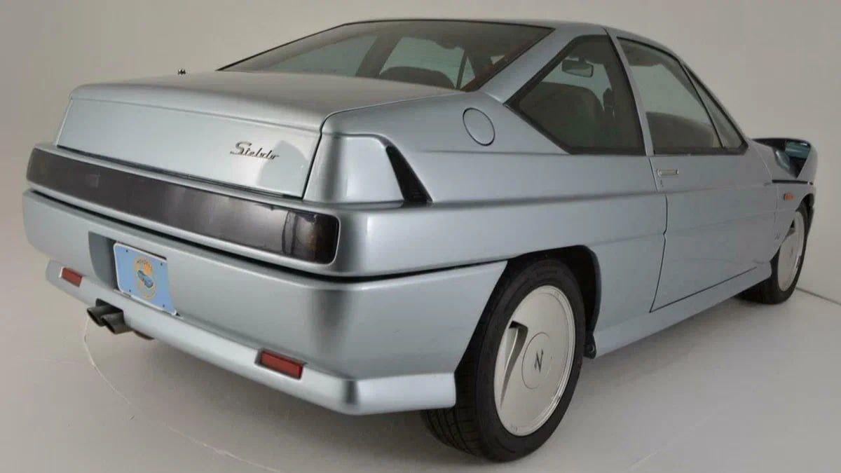 Что ты такое: в Японии за 300 тысяч рублей продают странный Nissan от Zagato с зеркалами «в капоте».