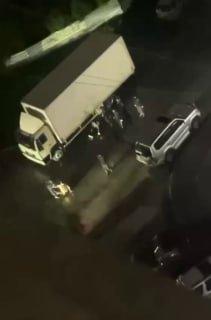 Минувшей ночью жителям Высоцкого, 46 в Новосибирске выспаться не удалось. Там...
