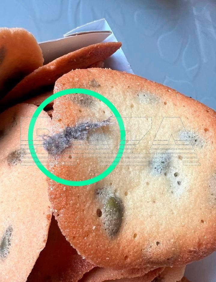 Москвичка заказала печенье во «ВкусВилле», а оно оказалось волосатым. 12...