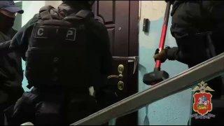 В Подмосковье задержали семью, которая прописывала в чужих квартирах мигрантов.