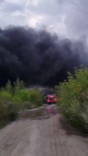 В Кемерове потушили пожар в заброшенном цехе завода «Прогресс»