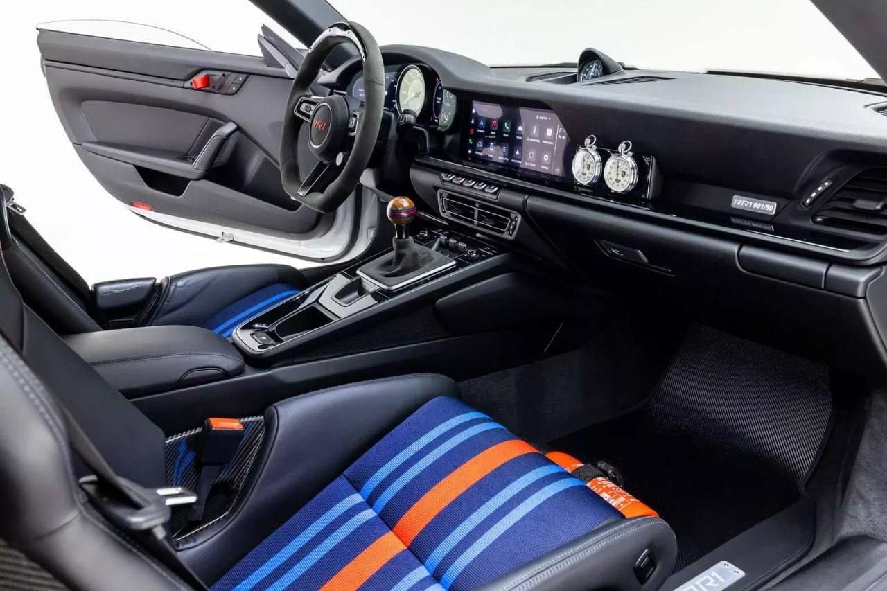 Porsche 911 получил ретро-версию — компания Rezvani выкатила спорткар PR1.
