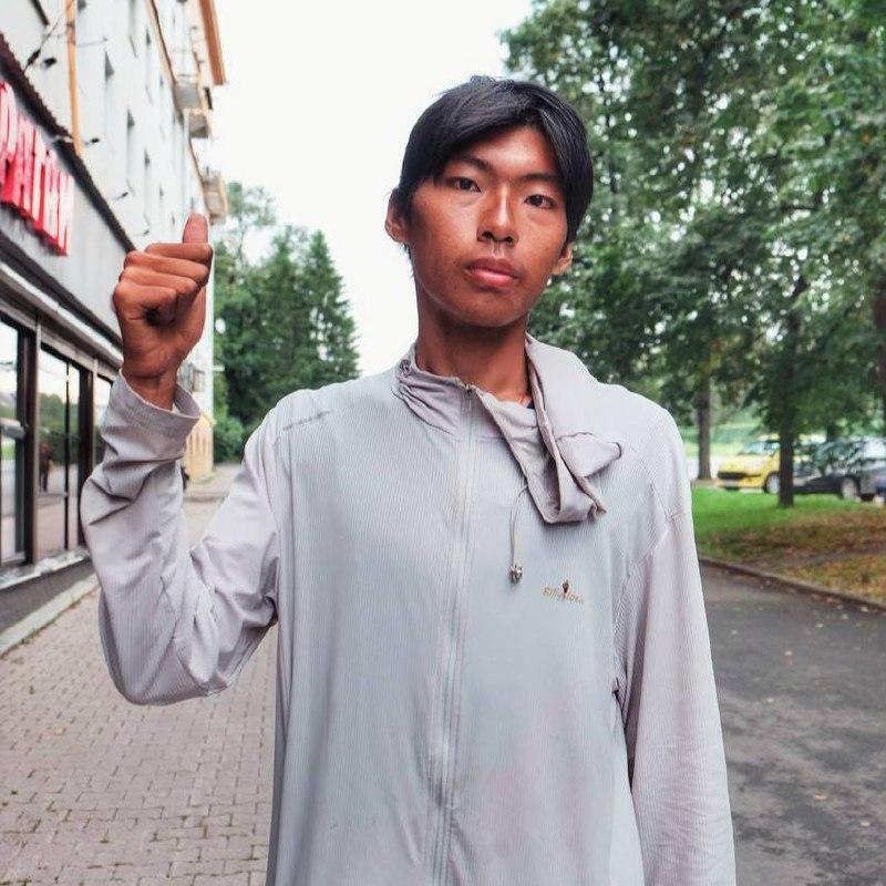 Путешественник из Китая разбил палатку в центре Екатеринбурга