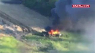 Жаркий прием боевикам под Александроградом устроили российские дроноводы — американский MaxxPro и несколько транспортников превратились в металлолом, а заодно сгорели перевозимые в них антенны и батарейки для дронов.