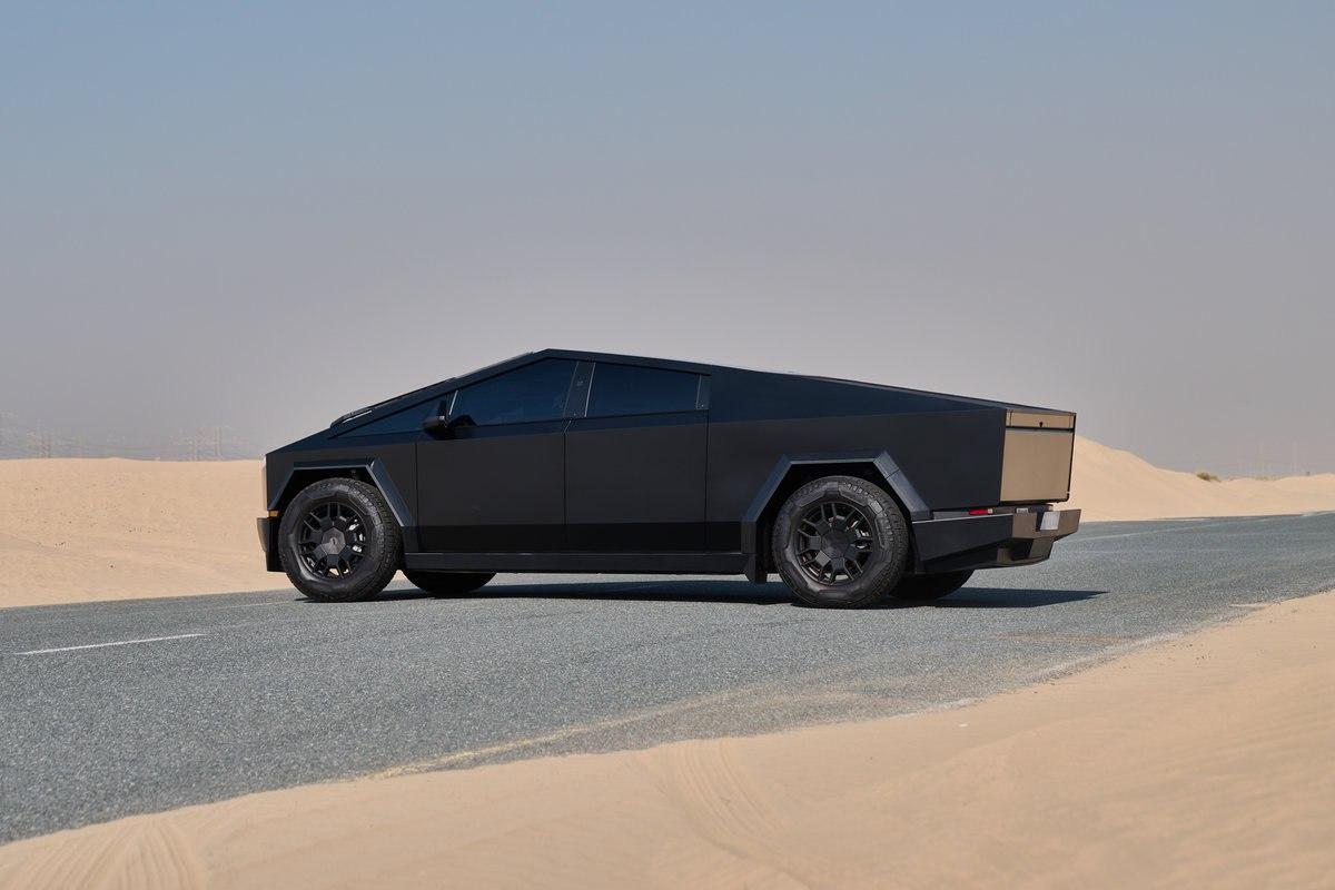Tesla Cybertruck попал в рейтинг популярных в России пикапов Продажи новых...
