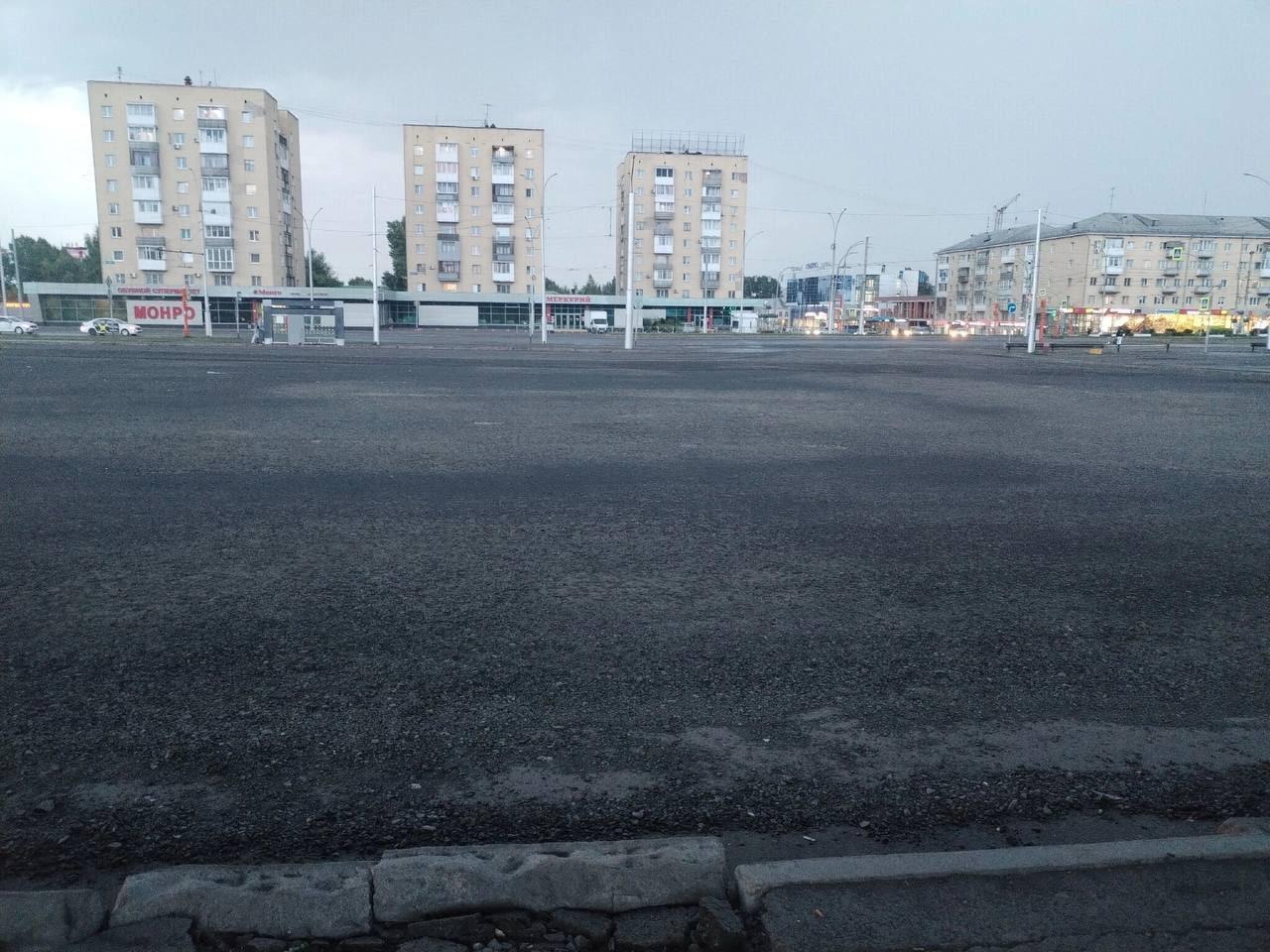 В Кемерово у вокзала, недалеко от остановки положили новый асфальт. 🇷🇺...