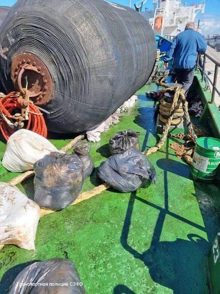 В Финском заливе вылилось 50 литров нефтепродуктов, - сообщает транспортная...