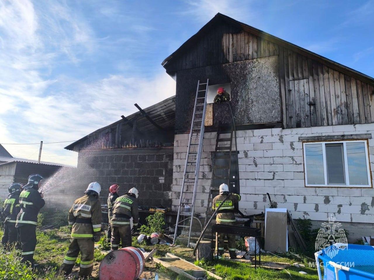 В Белом Яре замыкание проводки привело к пожару в доме