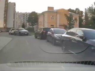Ребёнок выбежал из-за машин и был сбит автомобилем «Лада», которой управлял...