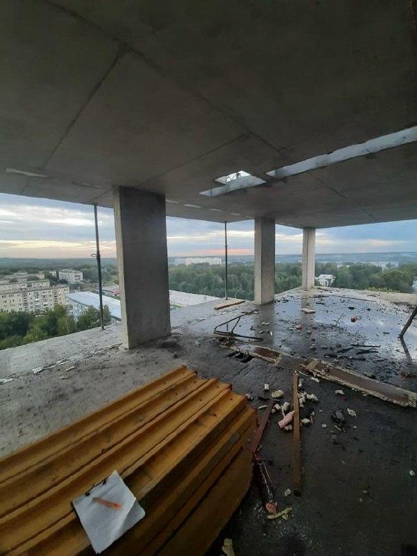 В Новосибирске на стройке погиб рабочий, второй госпитализирован Следственный...