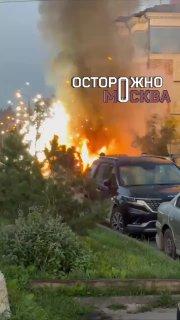 Автомобили загорелись в красногорском ЖК «Опалиха О3». Сотрудники МЧС...