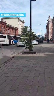 В центре работает эвакуатор