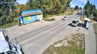 Водители подрались на остановке в Белом яре. Конфликт произошел между...
