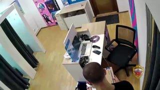 На Лялином переулке 19-летний парень устроился на стажировку в ПВЗ, но...