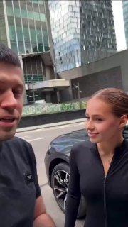 Чувак заключил с девушкой безумное пари — Катя должна была проползти под днищем BMW X7, не задев саму машину. Результат удивил.