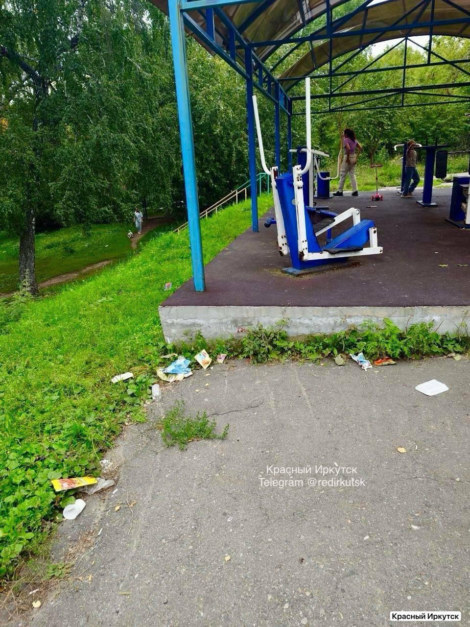 Спортивная площадка в Грибоедовской роще превратилась в свалку. Хотя на...