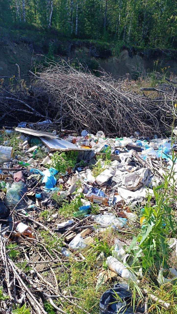 Свалка в 19 километрах от Байкала