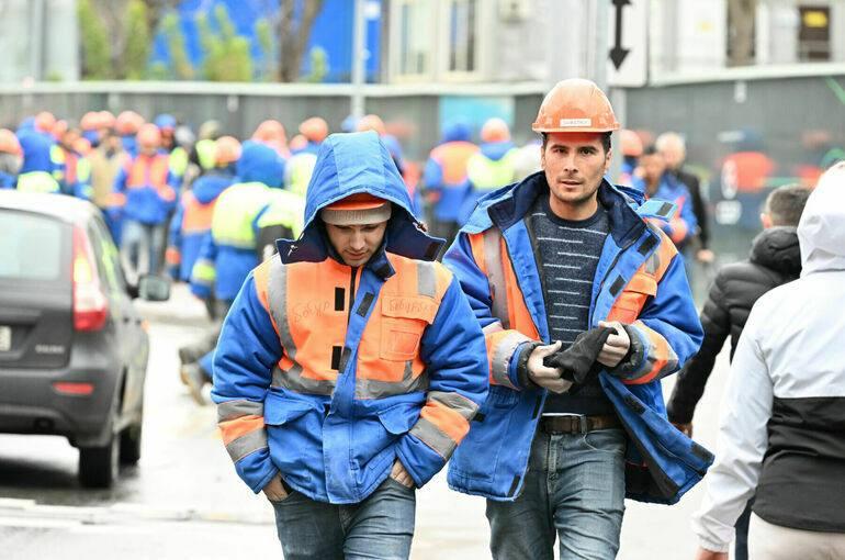 Урезать число мигрантов в строительстве и общепите предлагают в Красноярском крае
