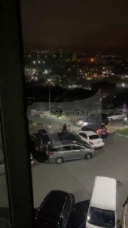 Во дворе одного из жилых домов Владивостока произошла драка с участием иностранных специалистов.