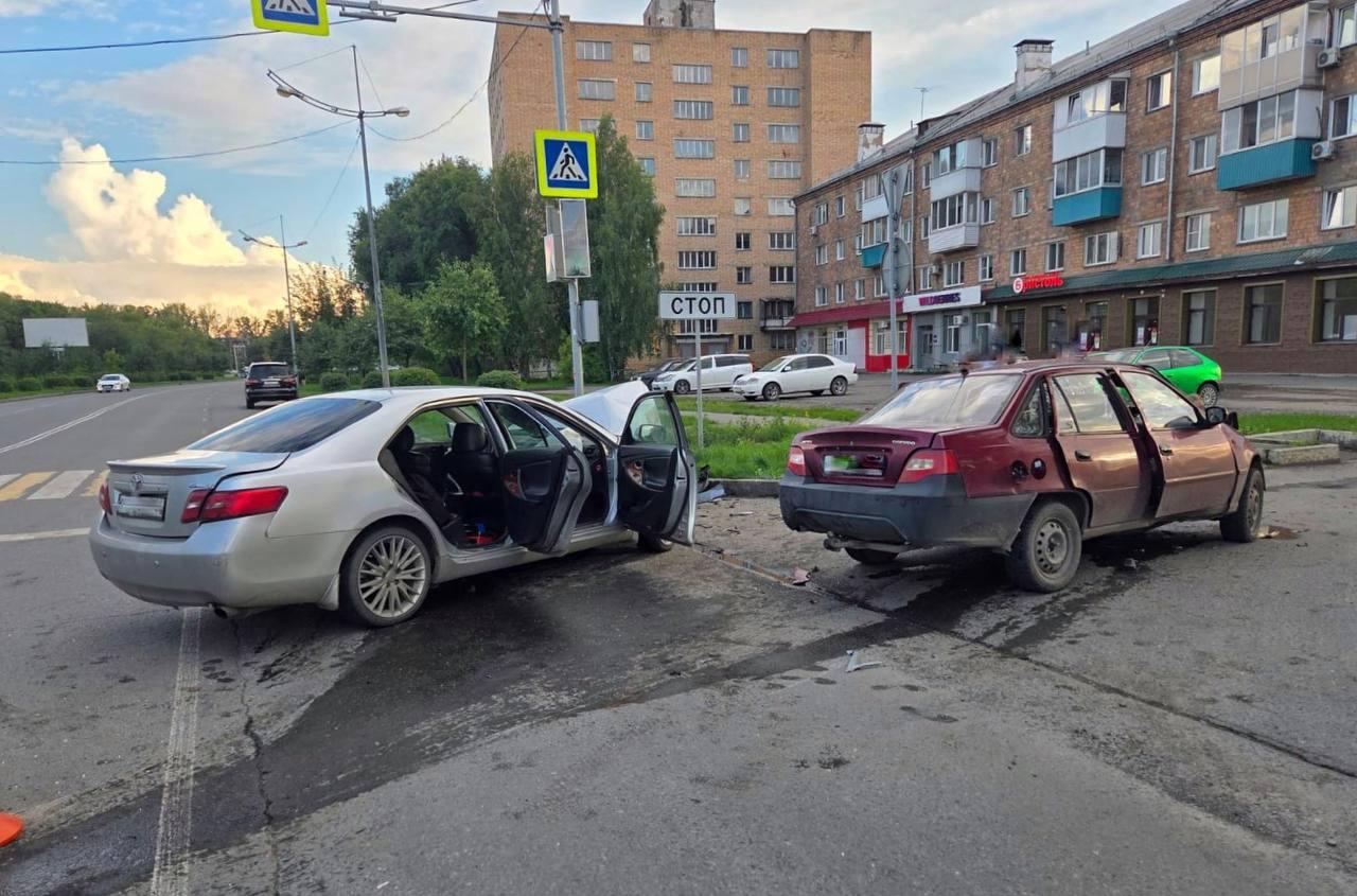 В Абакане выезд на встречку стал причиной ДТП