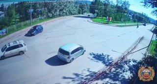 В Нижнеилимском районе полицейские устанавливают обстоятельства ДТП, в котором пострадали двое подростков