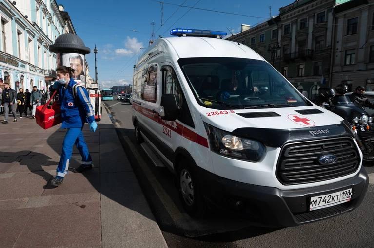 Подросток выпал с пятого этажа, пытаясь сбежать из-под домашнего ареста Вчера...