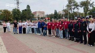В Белгороде волонтёры развернули 15-метровый триколор