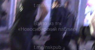 Появилось видео с началом нападения на парня в центре сегодня ночью