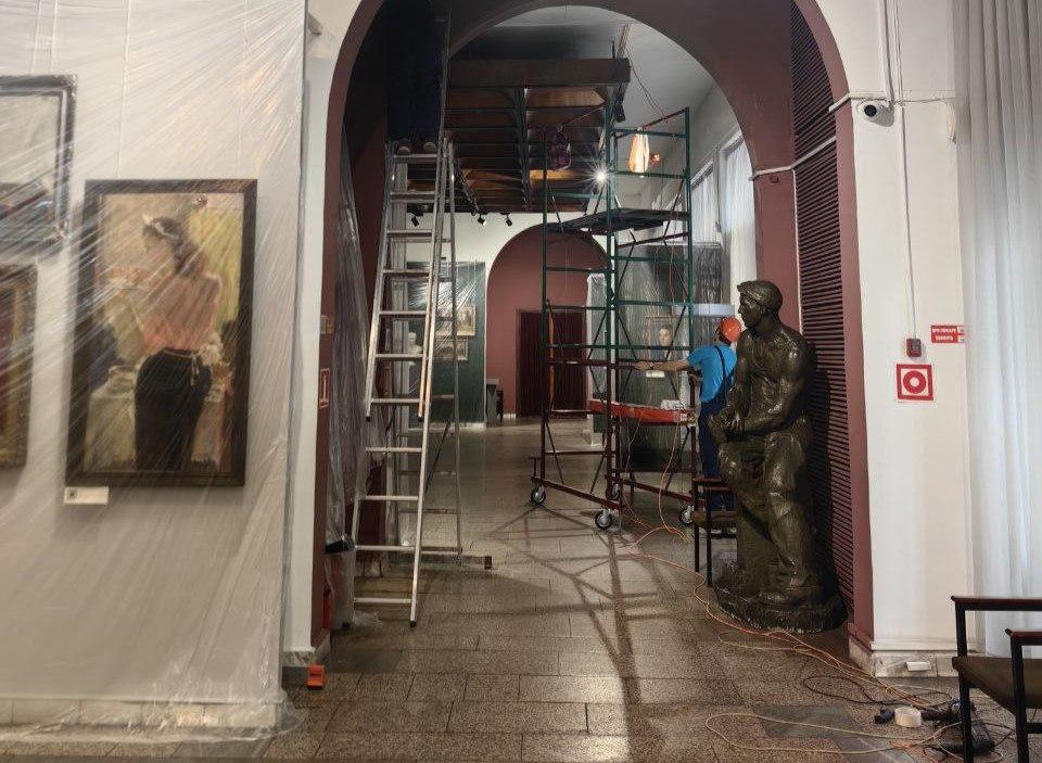 Часть залов новокузнецкого музея закрылась для установки 10-километровой системы пожаротушения