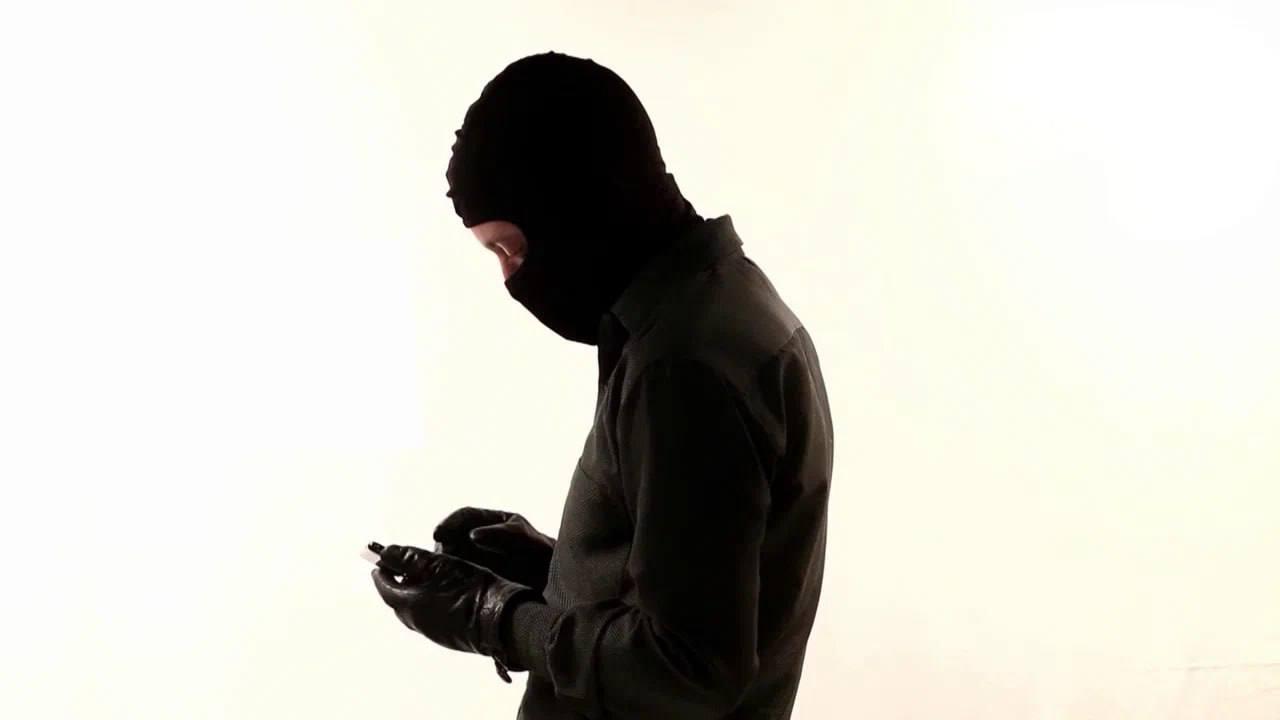Белгородские оперативники раскрыли аферу с продажей автозапчастей