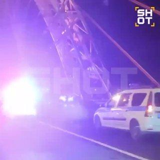 Бизнесмен Сергей Белюскин умер, врезавшись в отбойник на элитном спорткаре Aston Martin под Живописным мостом в Москве.