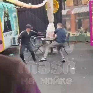 Бал сатаны на улице Рубинштейна в Питере.
