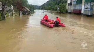 Сахалин под водой: регион затопило после мощных дождей, из-за которых реки вышли из берегов