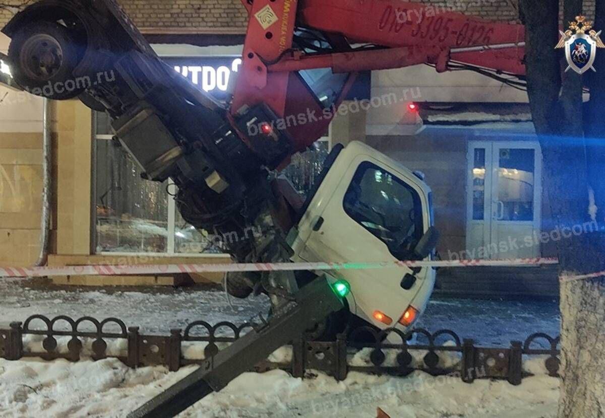 В Брянске перед судом предстанет местный житель, обвиняемый в нарушении правил безопасности при работе с автовышкой.