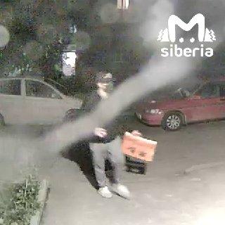 Рекламщики наркошопов портят дома в Новосибирске. Один из таких индивидуумов...