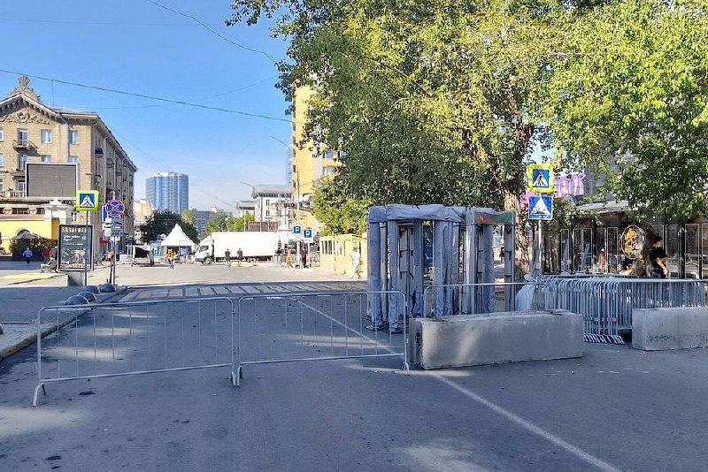 Улица Ленина в центре Новосибирска стала пешеходной до 1 сентября из-за...