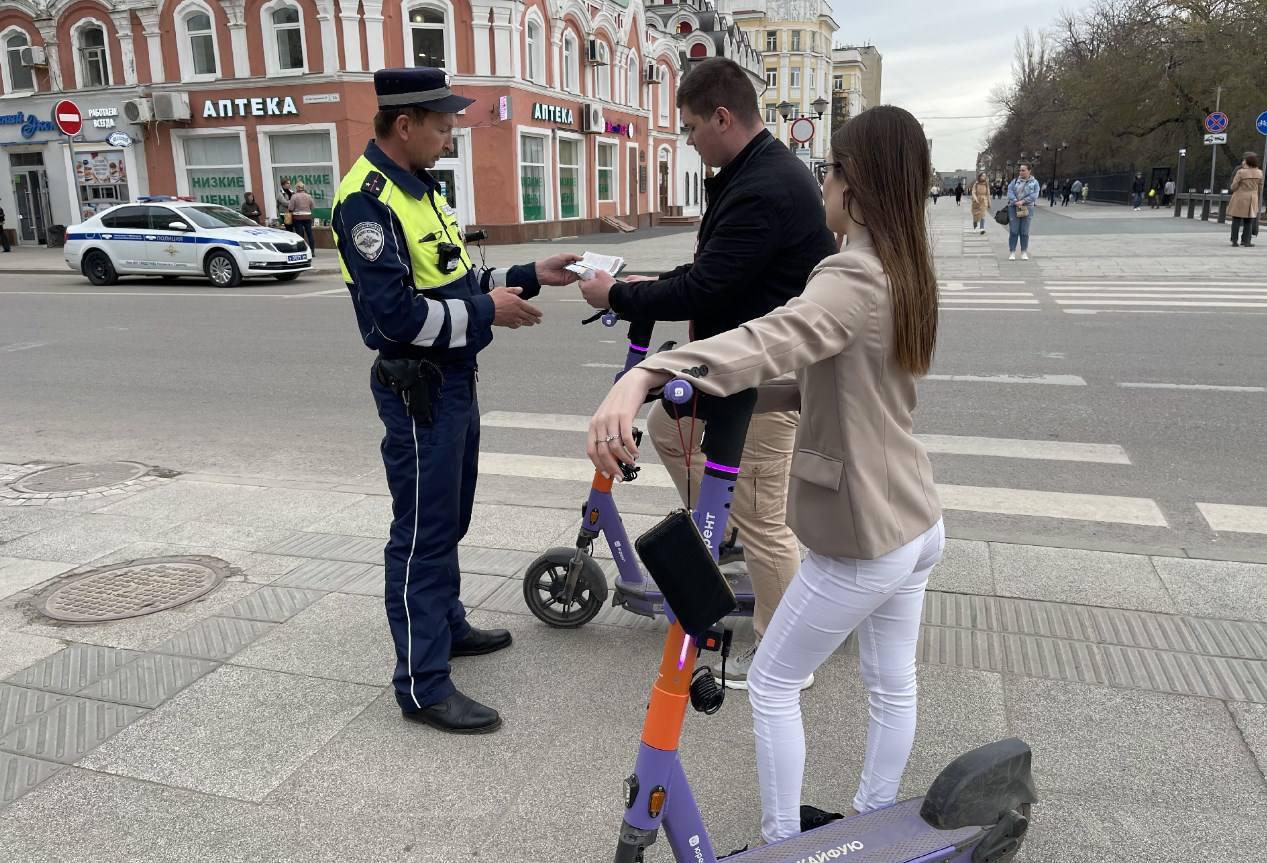 Завтра в Москве начнется рейд по самокатчикам и велосипедистам.